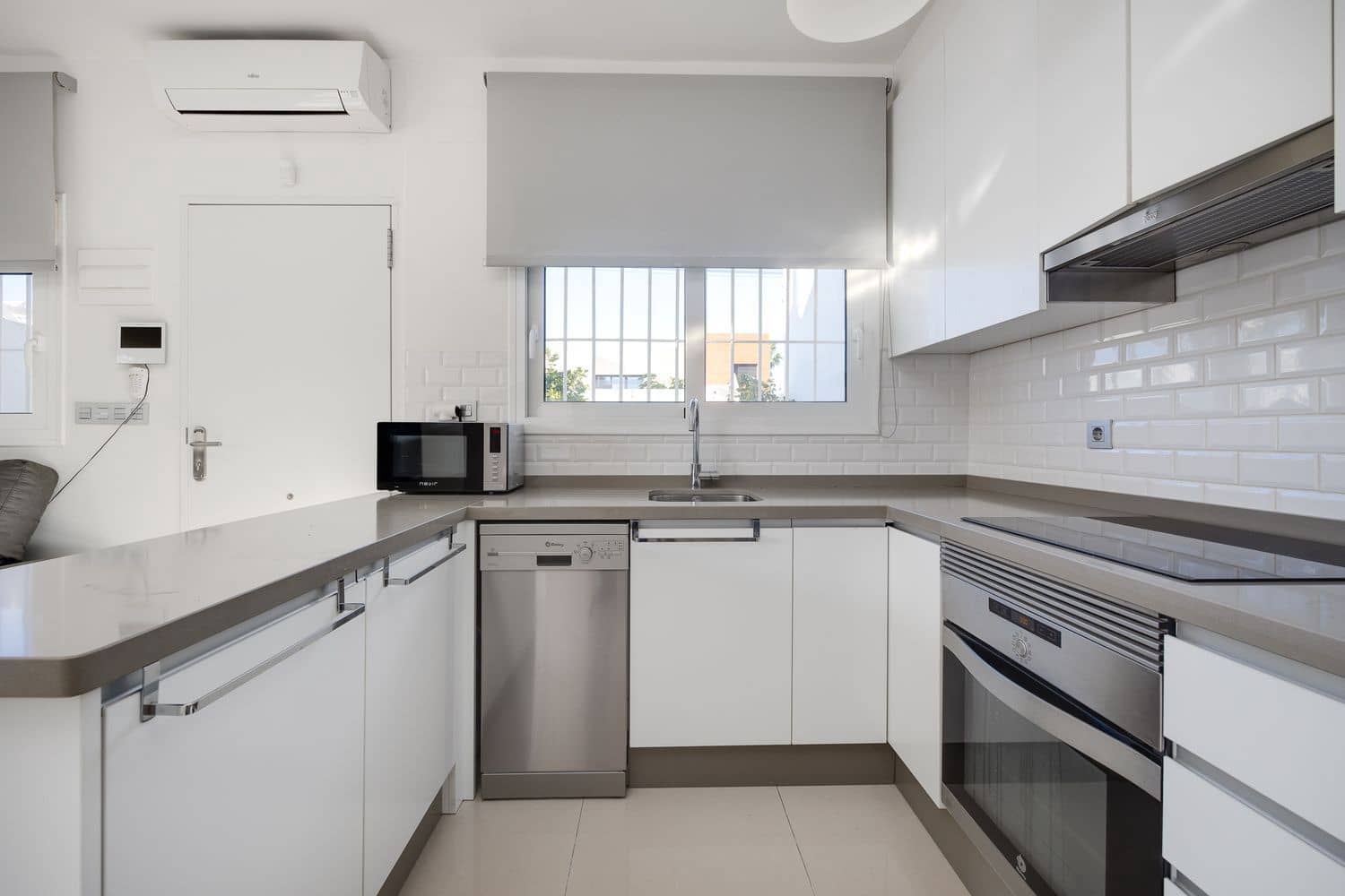 2 chambre Maison de Ville à vendre à Torrevieja avec piscine garage - 330 000 € (Ref: 5418188)