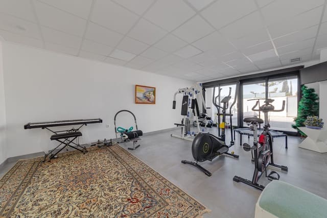 3 bedroom Villa for sale in Los Balcones - Los Altos, Torrevieja with pool garage - € 1,250,000 (Ref: 7829608)