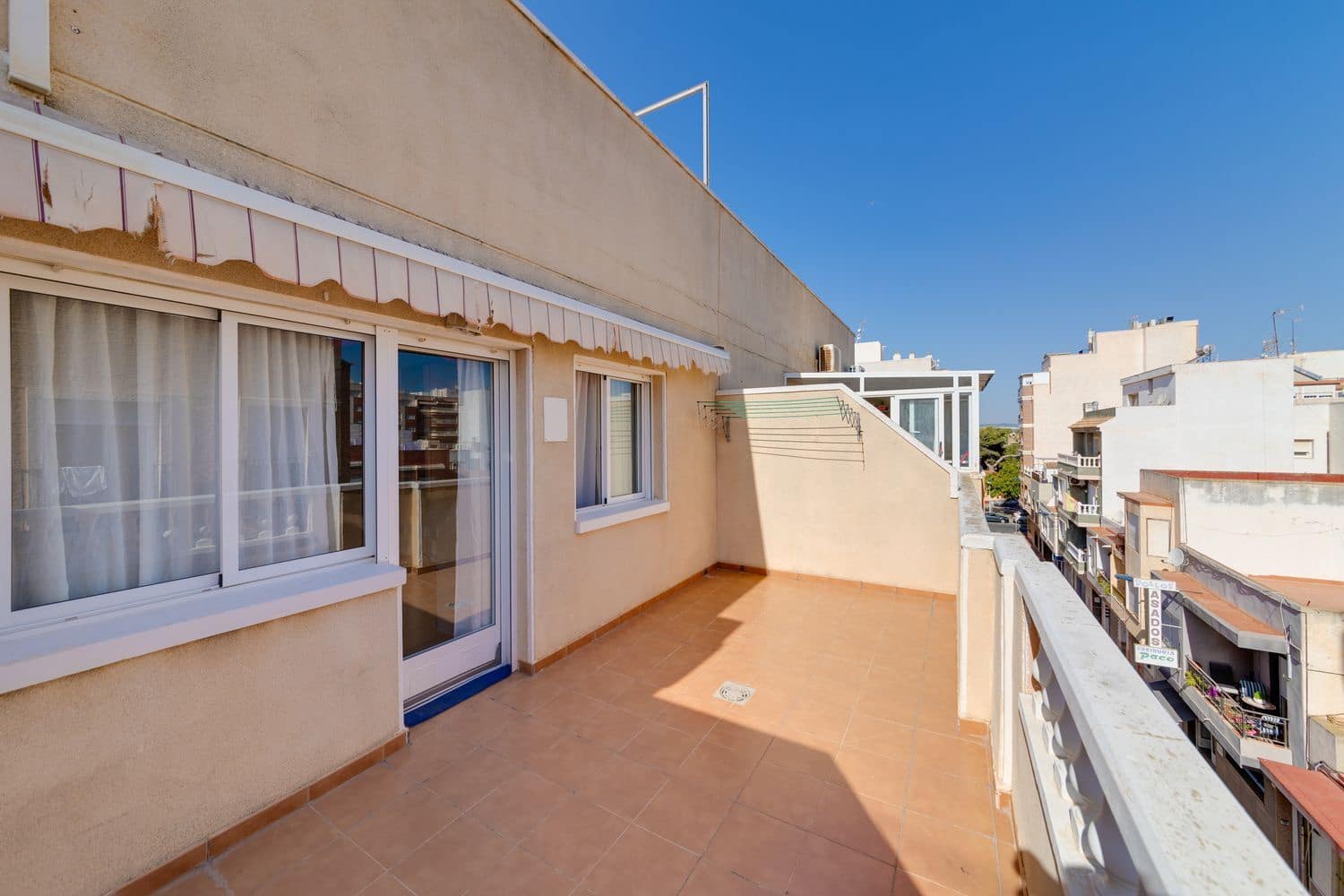 3 soverom Leilighet til salgs i Torrevieja med garasje - € 138 000 (Ref: 8402853)