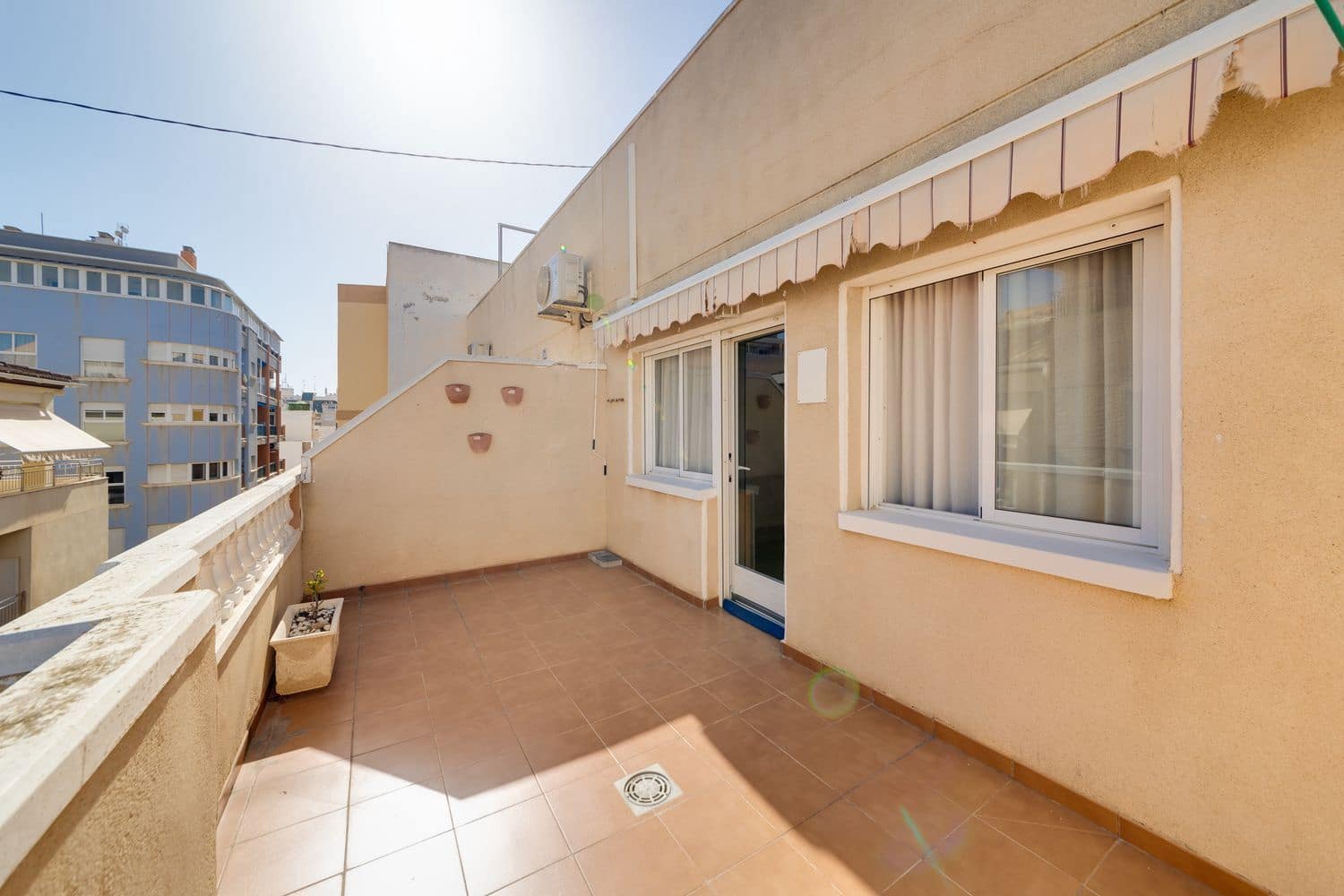 3 soverom Leilighet til salgs i Torrevieja med garasje - € 138 000 (Ref: 8402853)