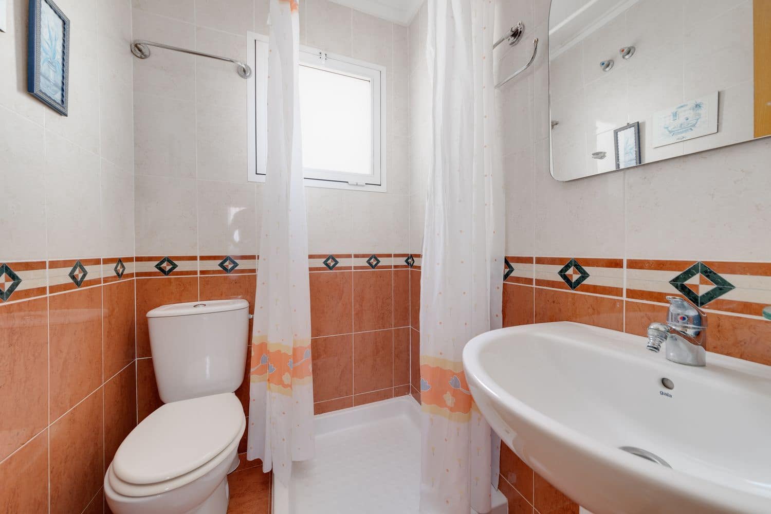 3 soverom Leilighet til salgs i Torrevieja med garasje - € 138 000 (Ref: 8402853)