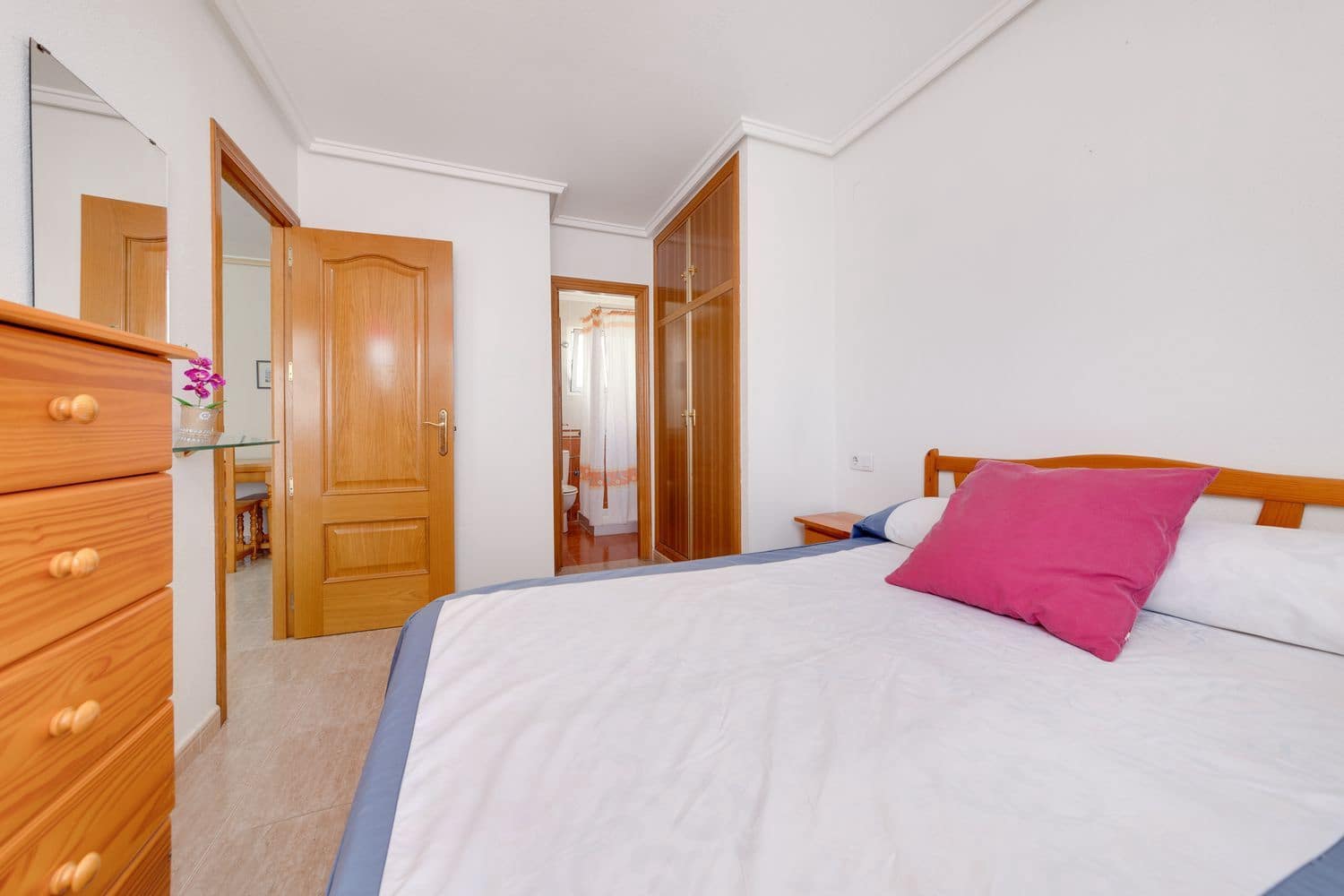 3 soverom Leilighet til salgs i Torrevieja med garasje - € 138 000 (Ref: 8402853)