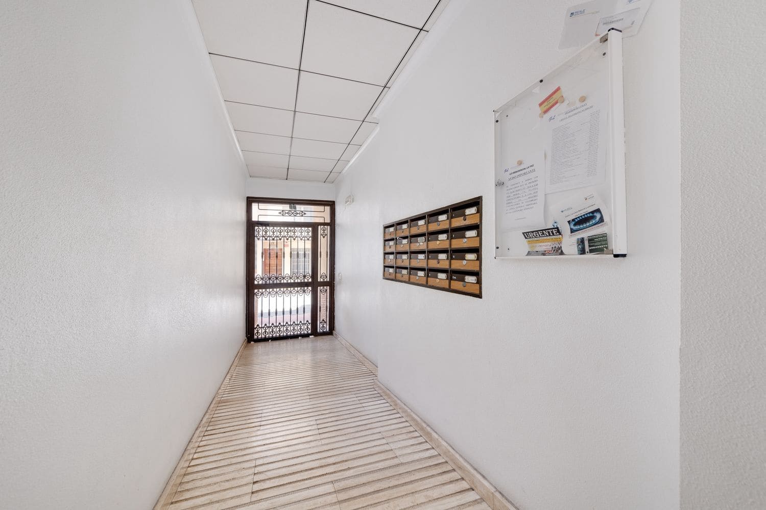 3 soverom Leilighet til salgs i Torrevieja med garasje - € 138 000 (Ref: 8402853)