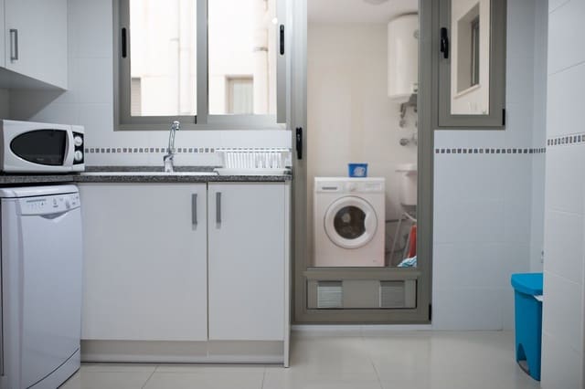 Apartamento de 3 habitaciones en El Campello en venta con piscina garaje - 400.000 € (Ref: 8484386)