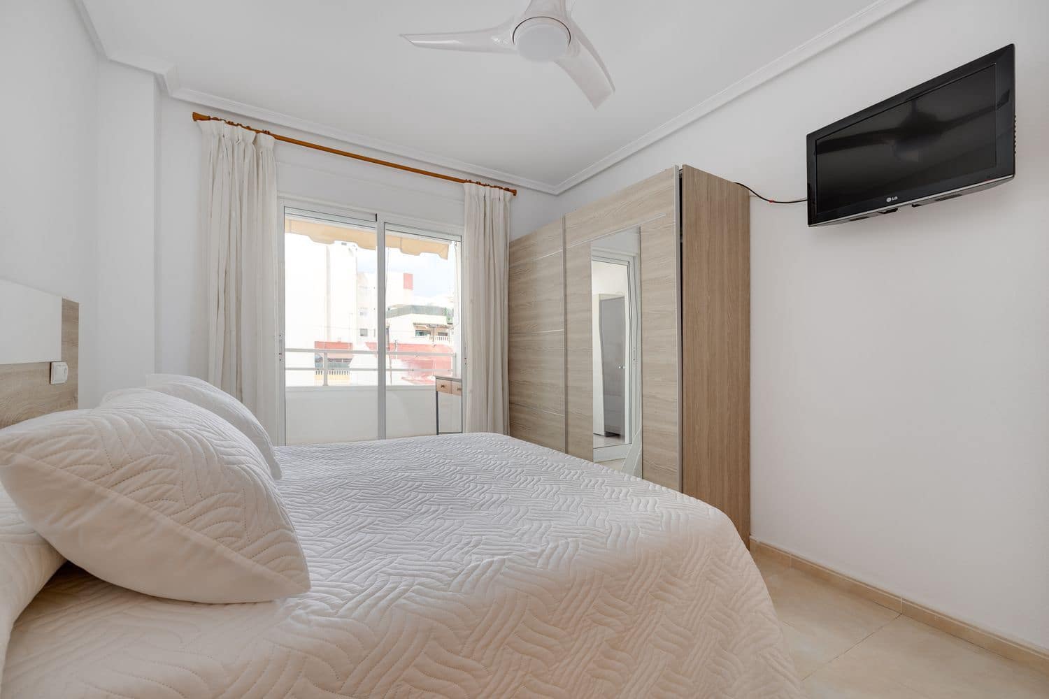 1 quarto Apartamento para venda em Torrevieja com garagem - 119 000 € (Ref: 8487114)