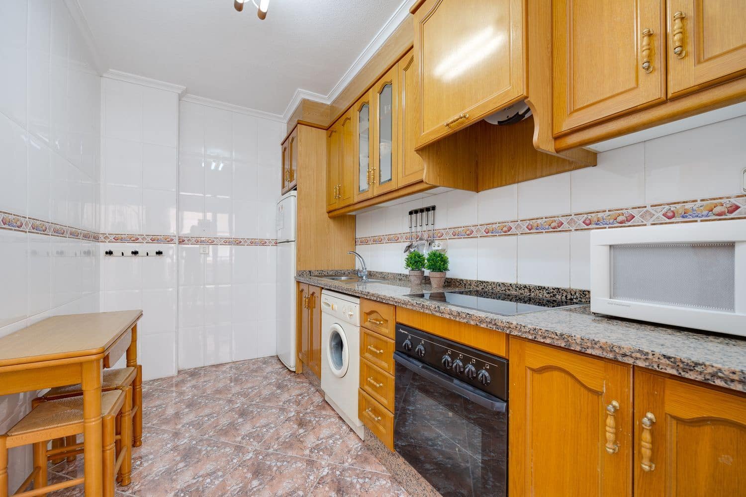 2 soveværelse Lejlighed til salg i Torrevieja med garage - € 157.000 (Ref: 8576246)