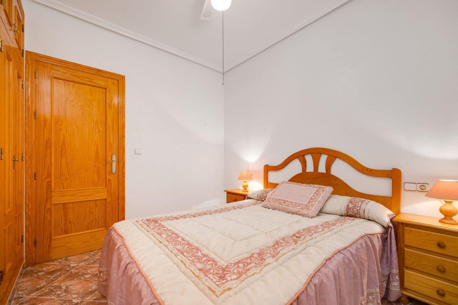 2 soveværelse Lejlighed til salg i Torrevieja med garage - € 157.000 (Ref: 8576246)