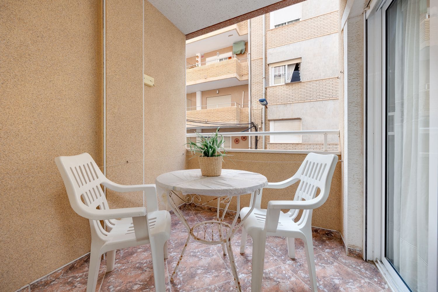 2 soveværelse Lejlighed til salg i Torrevieja med garage - € 157.000 (Ref: 8576246)