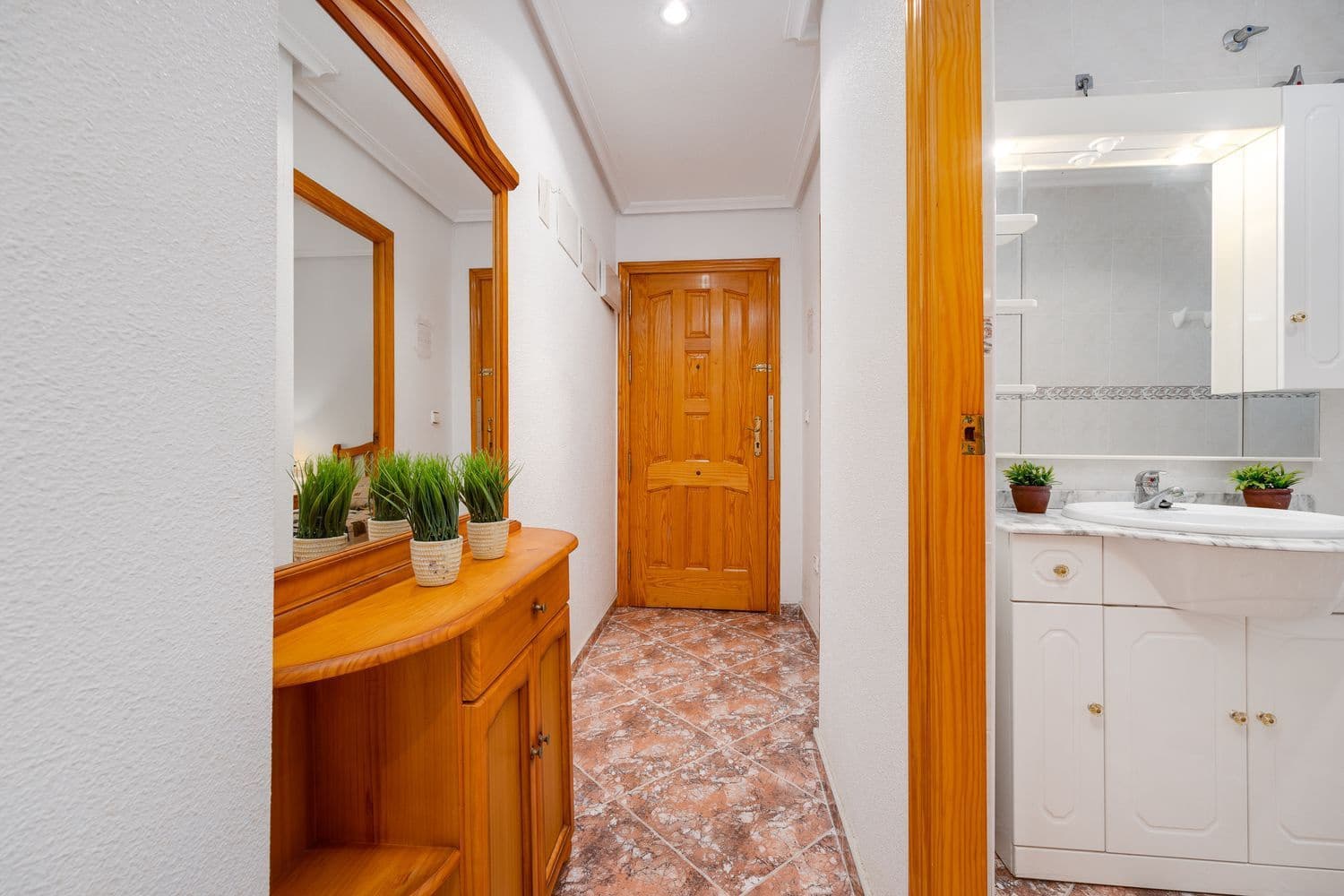 2 soveværelse Lejlighed til salg i Torrevieja med garage - € 157.000 (Ref: 8576246)