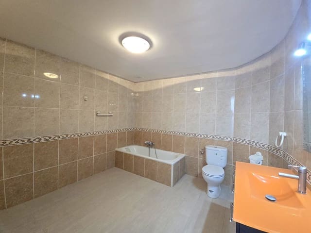 4 soveværelse Byhus til salg i Banyeres de Mariola med swimmingpool - € 184.000 (Ref: 8664958)