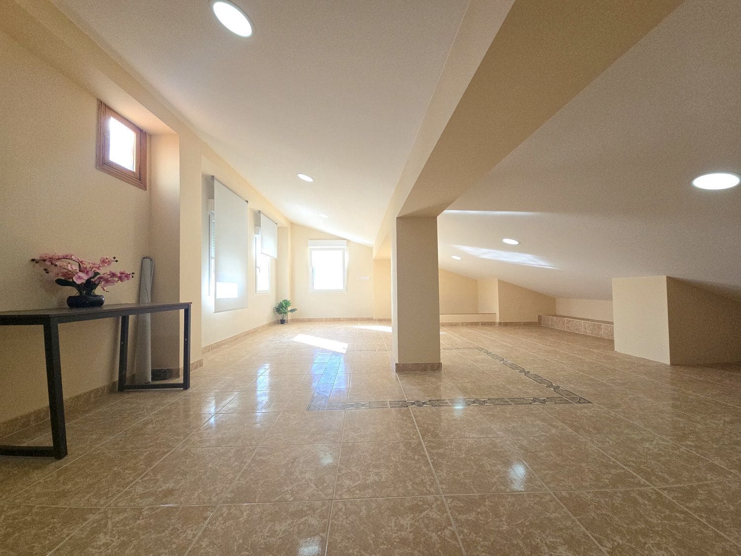 4 soveværelse Byhus til salg i Banyeres de Mariola med swimmingpool - € 184.000 (Ref: 8664958)