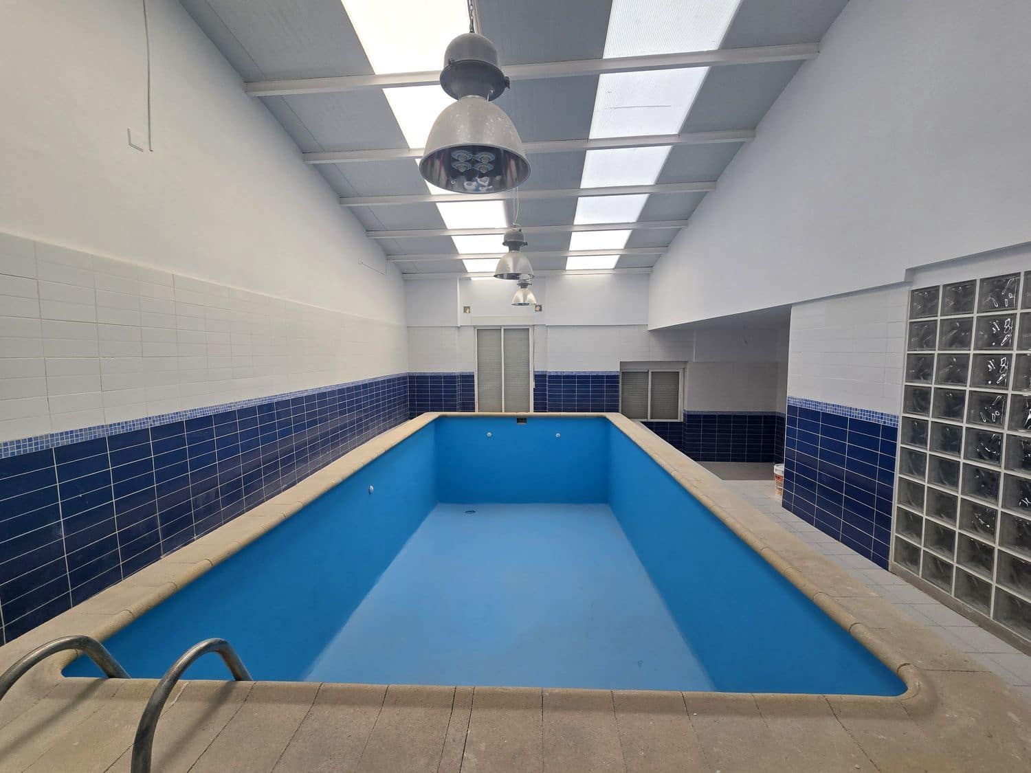 4 soveværelse Byhus til salg i Banyeres de Mariola med swimmingpool - € 184.000 (Ref: 8664958)