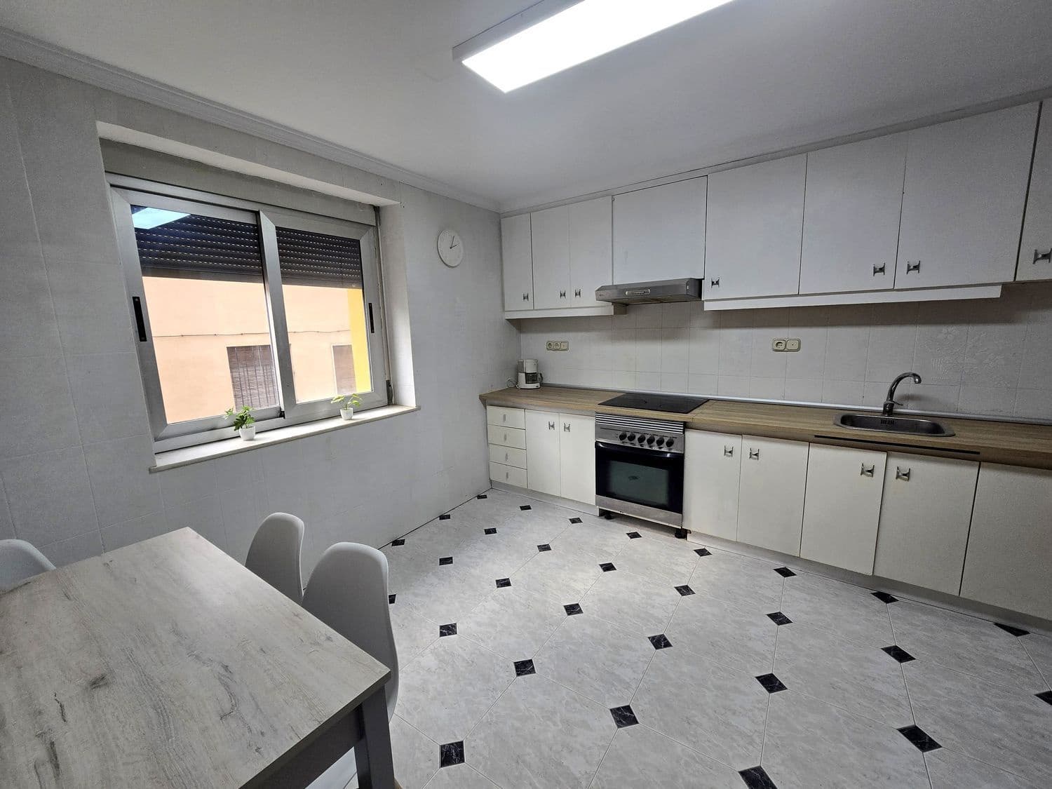 4 soveværelse Byhus til salg i Banyeres de Mariola med swimmingpool - € 184.000 (Ref: 8664958)