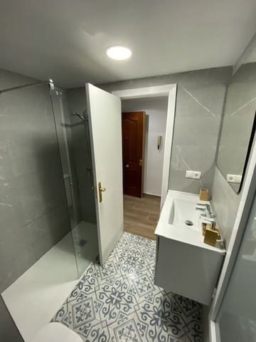 Huoneisto myytävänä paikassa Playa de los Locos, Torrevieja mukana 
autotalli - 135 000 € (Ref: 8789052)