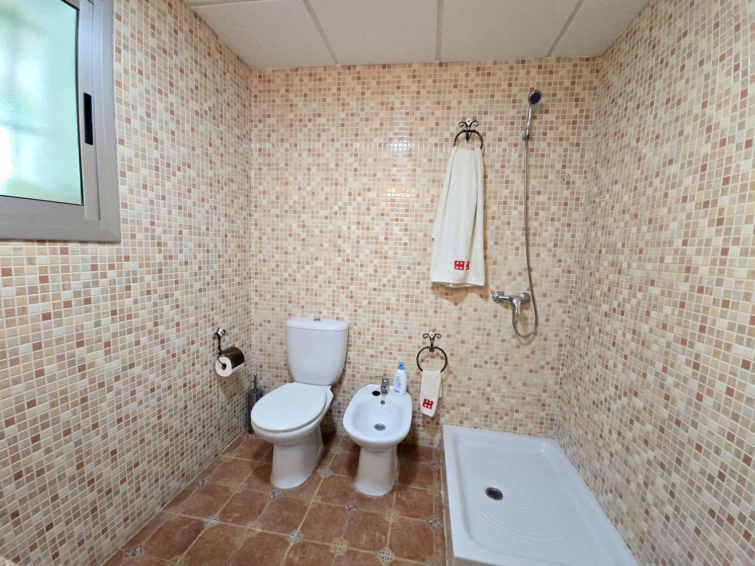 4 sypialnia Finka/Dom wiejski na sprzedaż w La Alcoraya z basenem garażem - 280 000 € (Ref: 8800533)