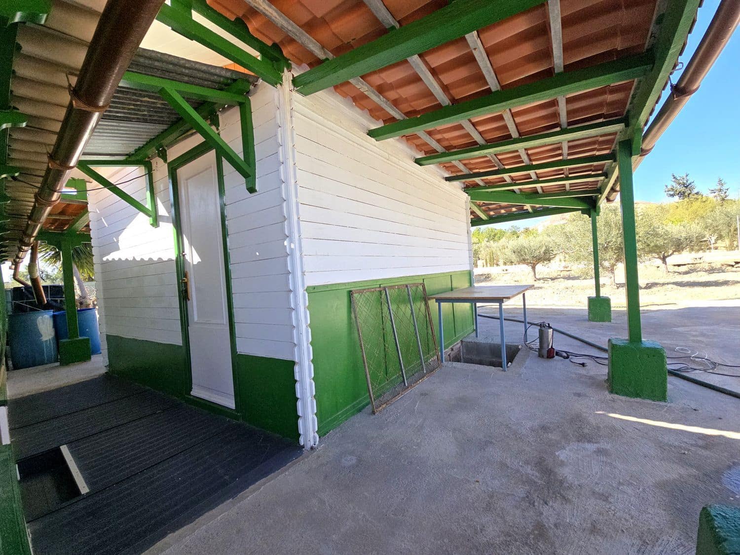 4 sypialnia Finka/Dom wiejski na sprzedaż w La Alcoraya z basenem garażem - 280 000 € (Ref: 8800533)