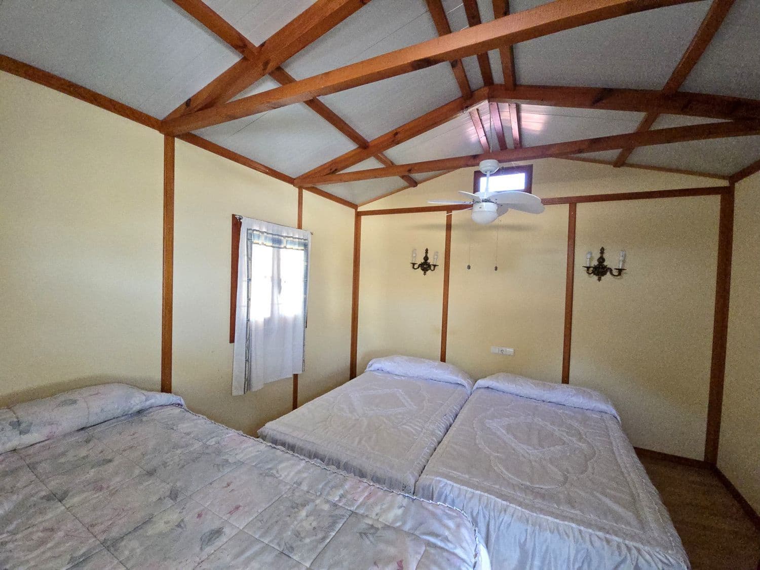 4 sypialnia Finka/Dom wiejski na sprzedaż w La Alcoraya z basenem garażem - 280 000 € (Ref: 8800533)