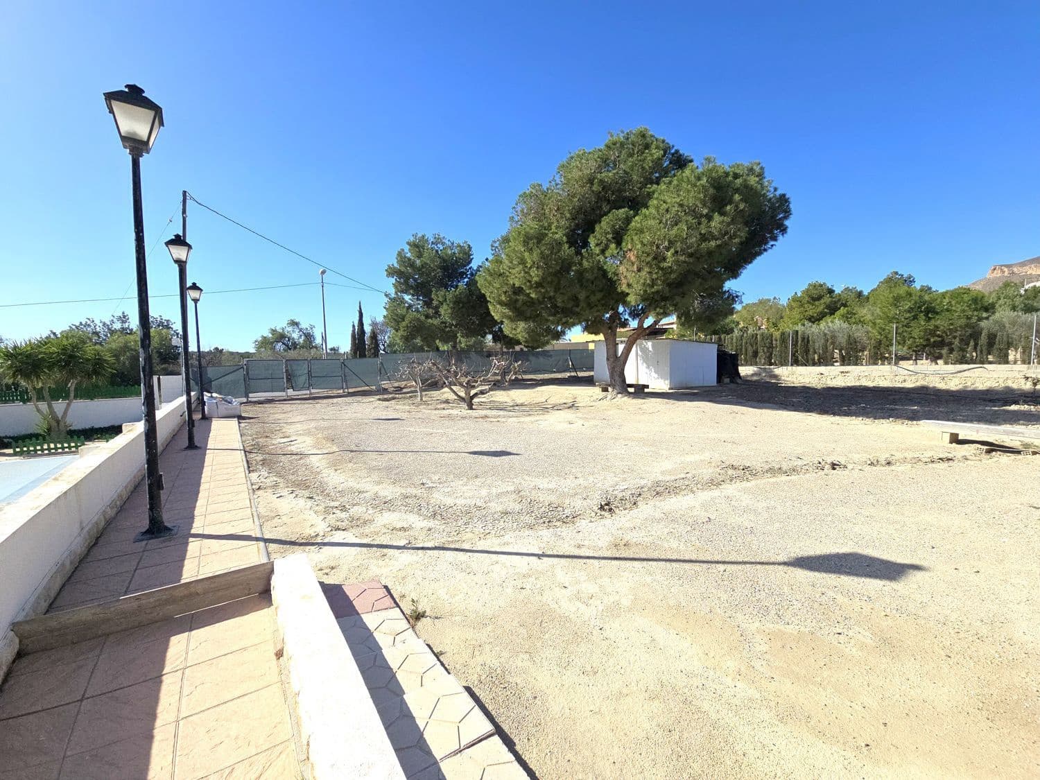 4 sypialnia Finka/Dom wiejski na sprzedaż w La Alcoraya z basenem garażem - 280 000 € (Ref: 8800533)