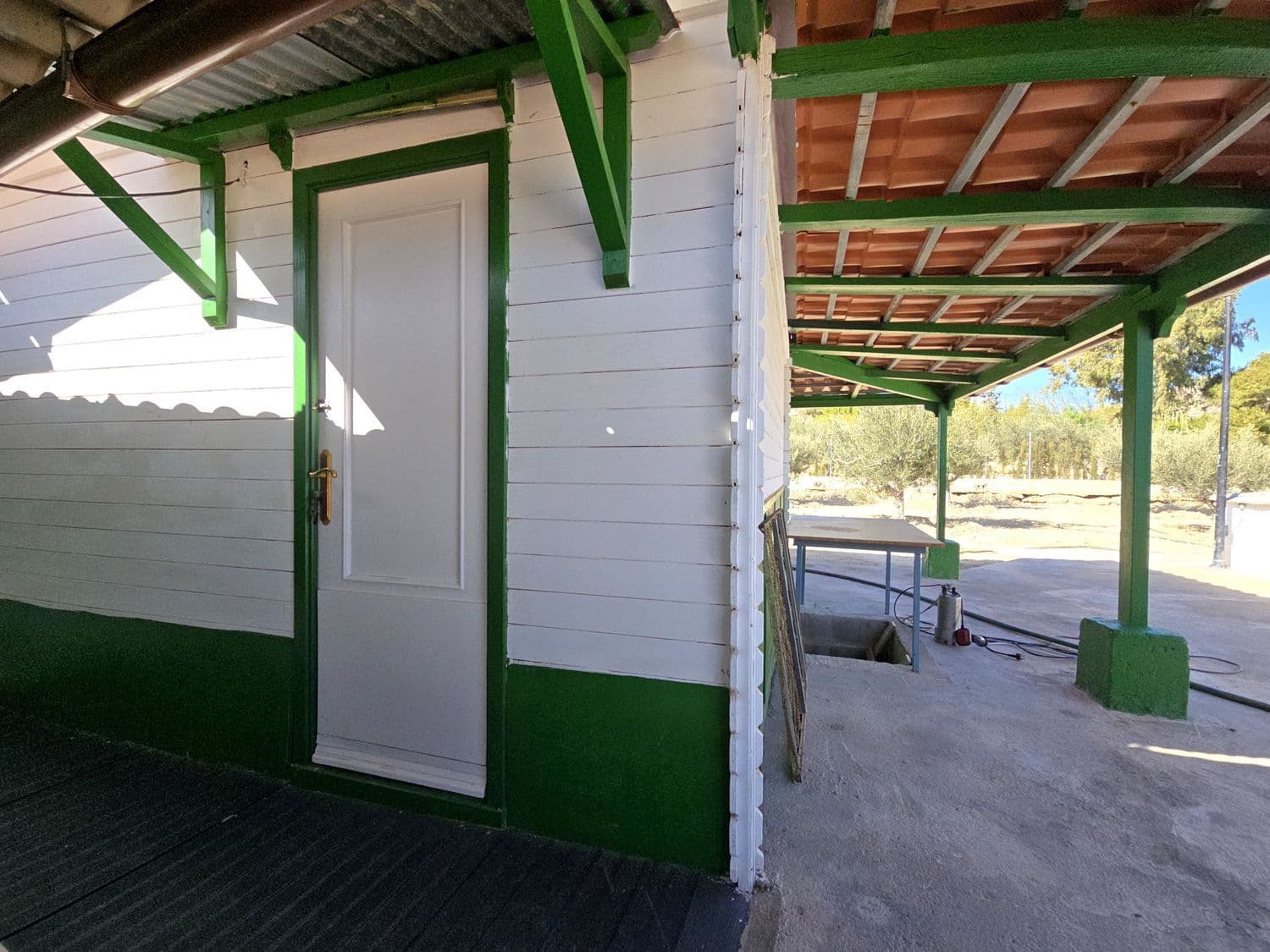 4 sypialnia Finka/Dom wiejski na sprzedaż w La Alcoraya z basenem garażem - 280 000 € (Ref: 8800533)