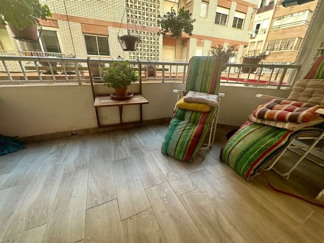 3 quarto Apartamento para venda em Playa del Cura, Torrevieja com garagem - 155 000 € (Ref: 8842969)