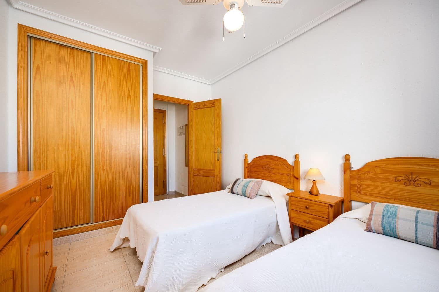 2 slaapkamer Appartement te koop in Torrevieja met zwembad garage - € 119.900 (Ref: 8901971)