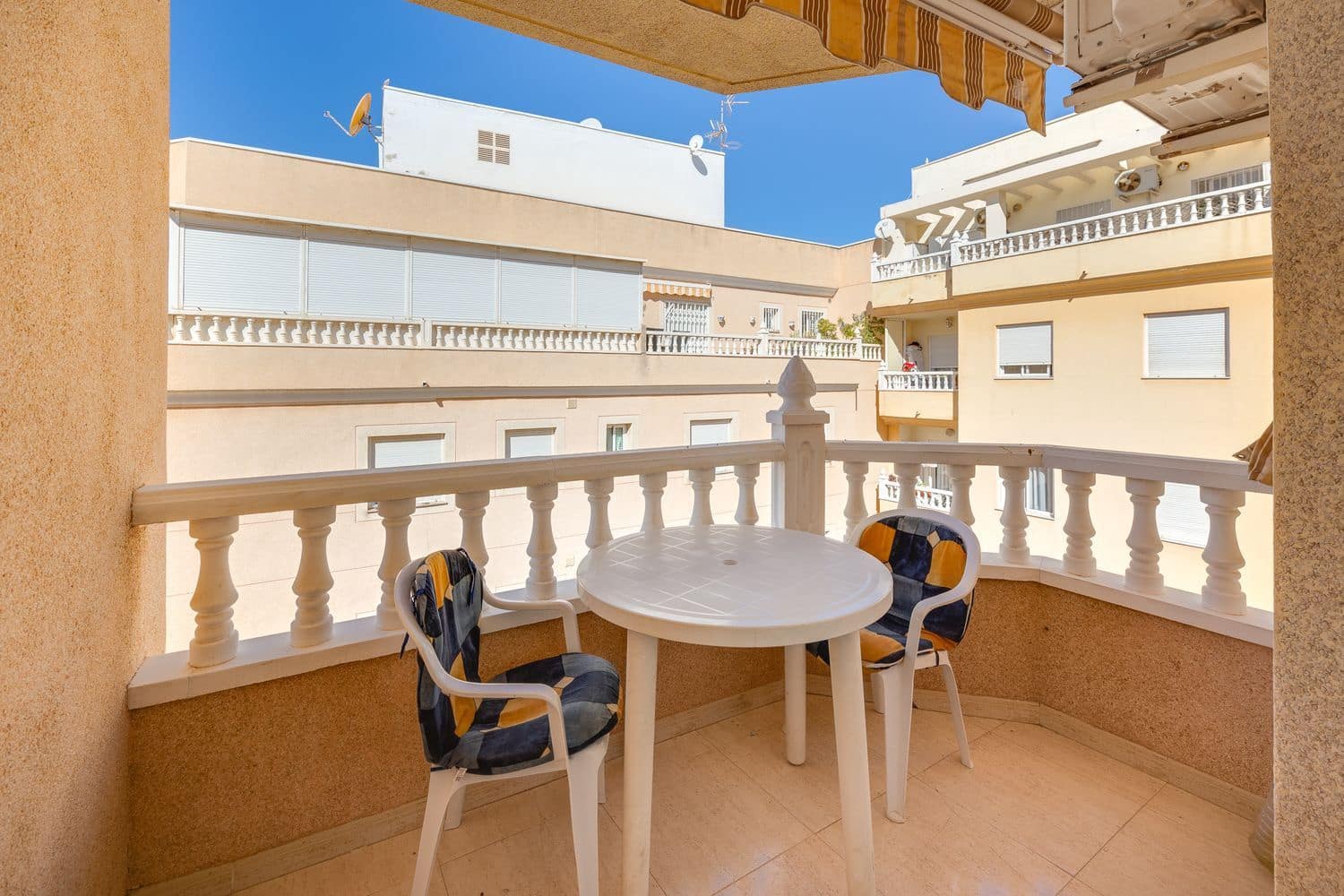2 slaapkamer Appartement te koop in Torrevieja met zwembad garage - € 119.900 (Ref: 8901971)