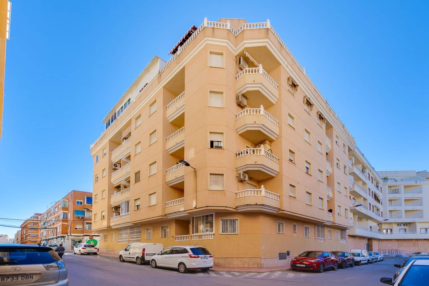 2 slaapkamer Appartement te koop in Torrevieja met zwembad garage - € 119.900 (Ref: 8901971)