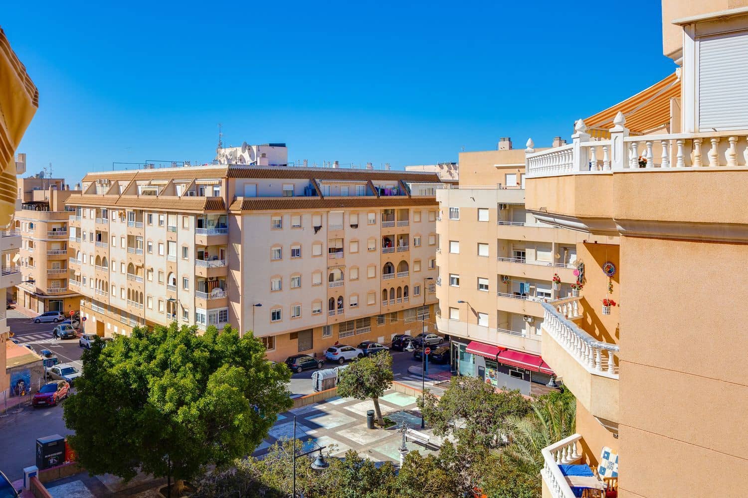 2 slaapkamer Appartement te koop in Torrevieja met zwembad garage - € 119.900 (Ref: 8901971)