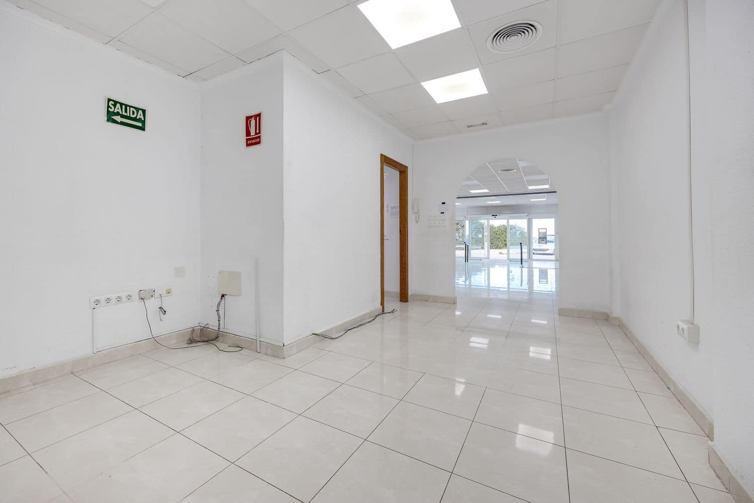 Bedrijf te koop in Torrevieja - € 350.000 (Ref: 8902948)