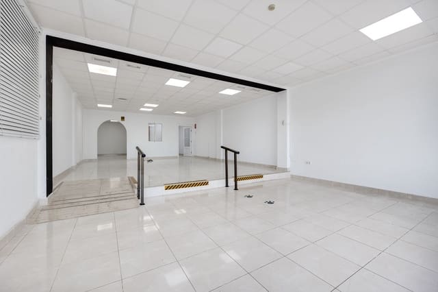 Business for sale in Los Frutales, Torrevieja - € 350,000 (Ref: 8902948)