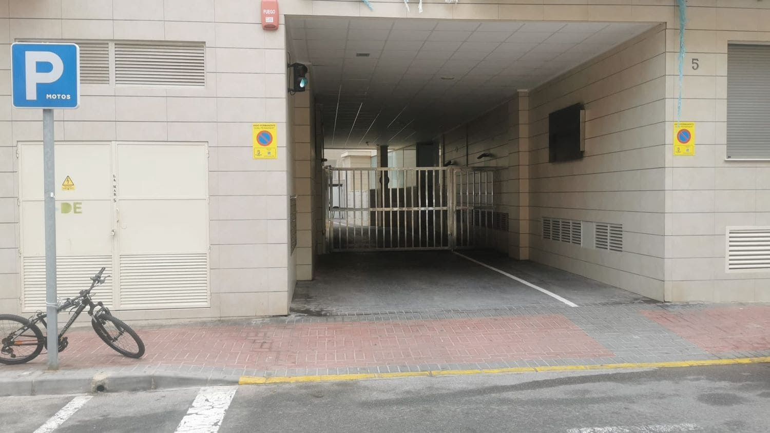 Garage til salg i El Campello - € 20.000 (Ref: 8914633)