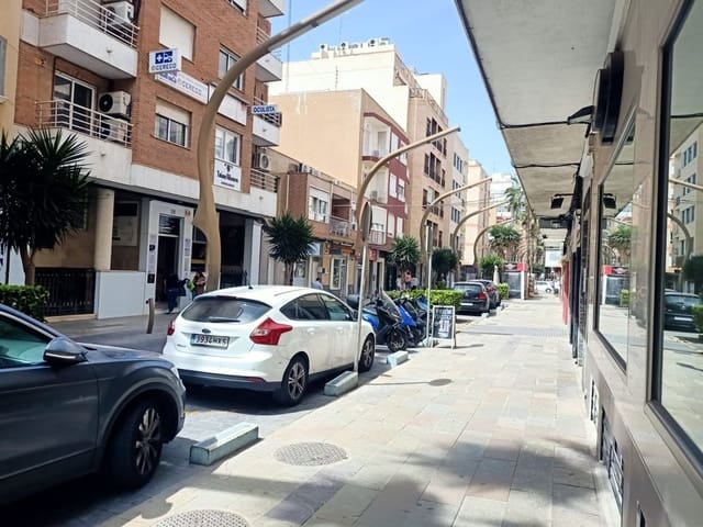 Local Commercial à vendre à Centro - Muelle Pesquero, Torrevieja - 156 000 € (Ref: 8969752)