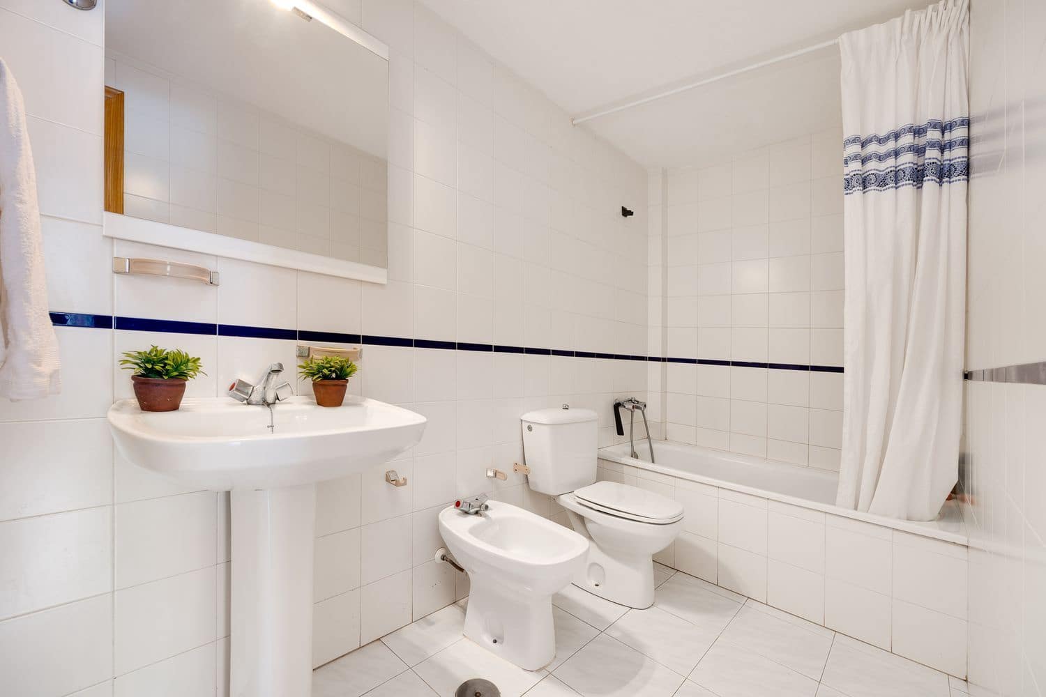 2 soveværelse Byhus til salg i La Veleta med garage - € 129.000 (Ref: 8980097)