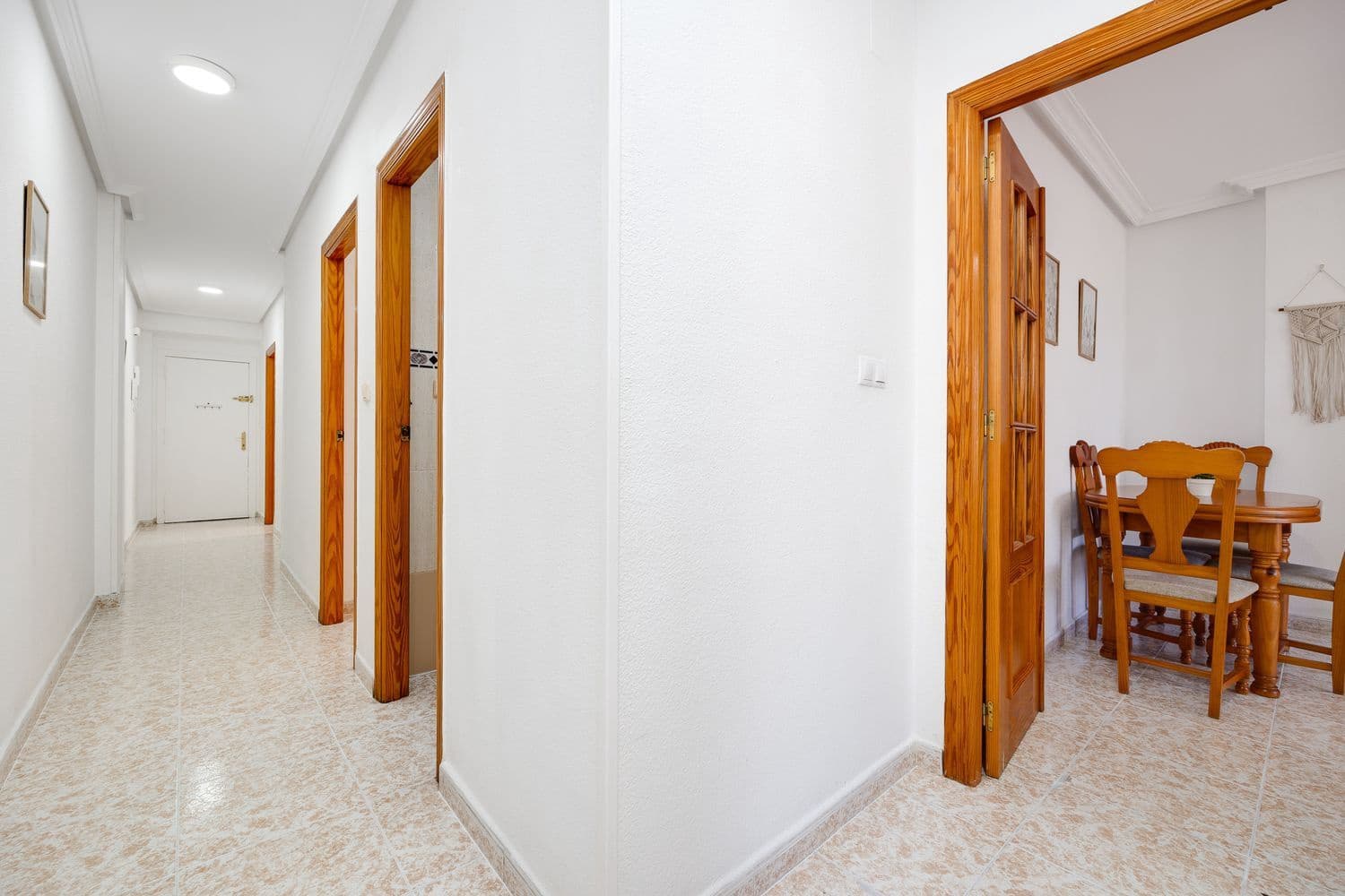 2 soveværelse Lejlighed til salg i Torrevieja med garage - € 139.900 (Ref: 9006693)