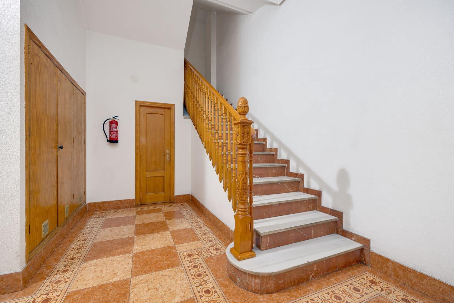 2 soveværelse Lejlighed til salg i Torrevieja med garage - € 139.900 (Ref: 9006693)