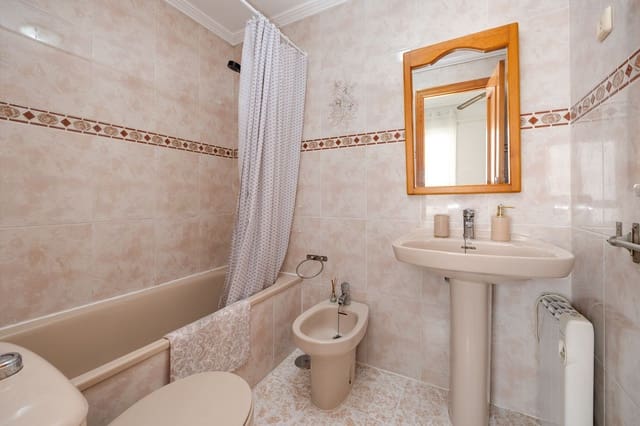 2 quarto Apartamento para venda em Parque de las Naciones, Torrevieja com garagem - 139 900 € (Ref: 9006693)