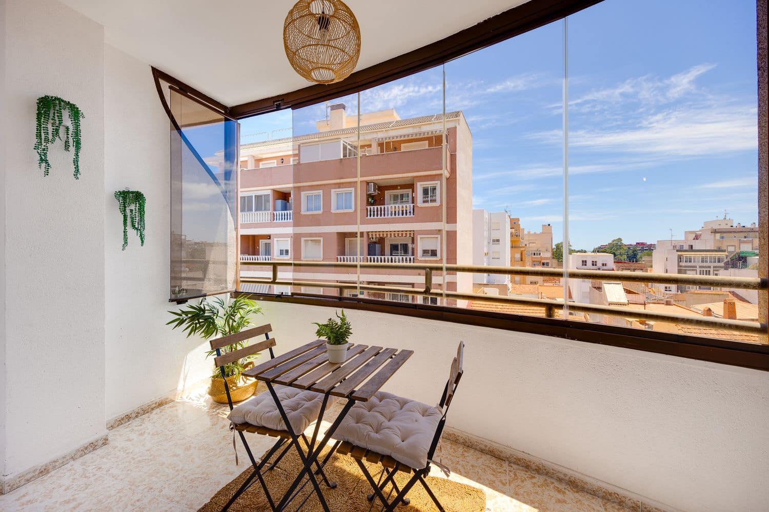 2 soveværelse Lejlighed til salg i Torrevieja med garage - € 139.900 (Ref: 9006693)