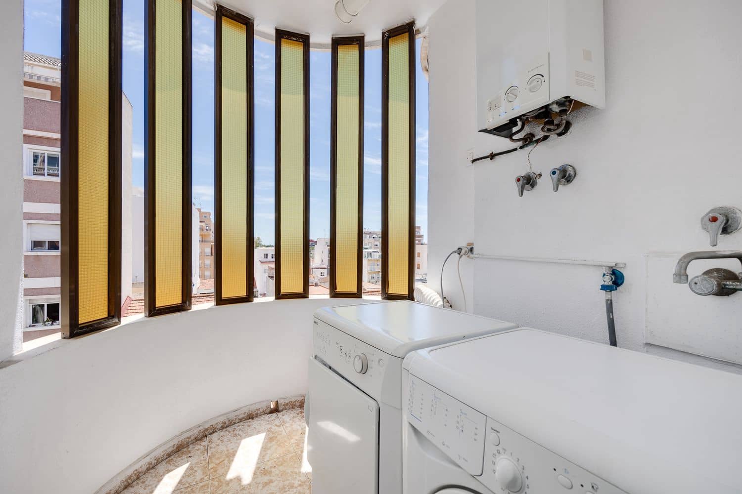 2 soveværelse Lejlighed til salg i Torrevieja med garage - € 139.900 (Ref: 9006693)