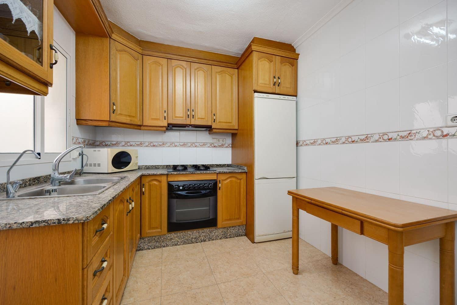 3 soveværelse Lejlighed til salg i Torrevieja med garage - € 179.000 (Ref: 9016770)