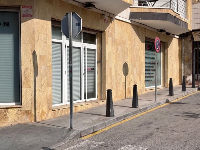 Business for sale in Puerto Deportivo, Torrevieja - € 190,000 (Ref: 9036392)