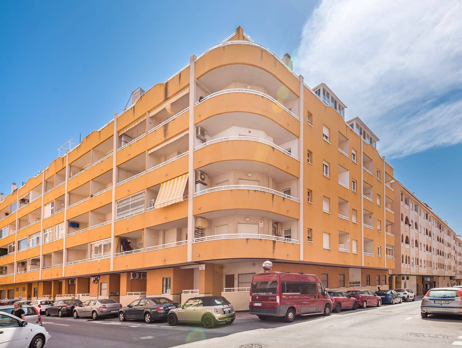 2 soveværelse Lejlighed til salg i Torrevieja med swimmingpool garage - € 134.900 (Ref: 9074657)