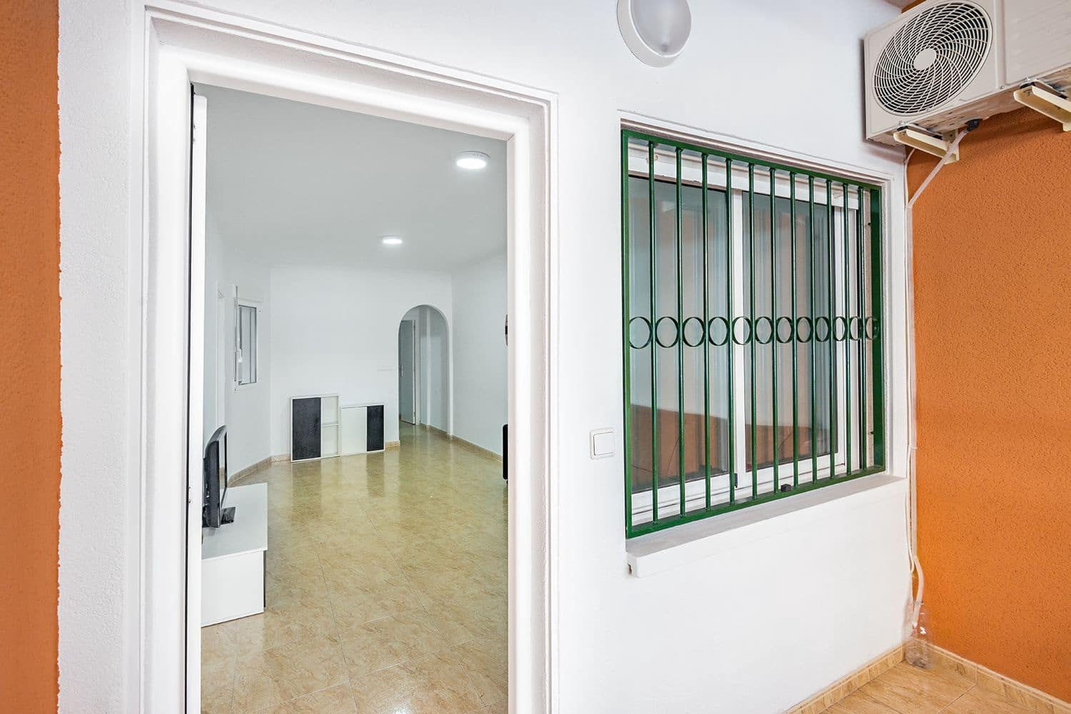 2 soveværelse Lejlighed til salg i Torrevieja med swimmingpool garage - € 134.900 (Ref: 9074657)