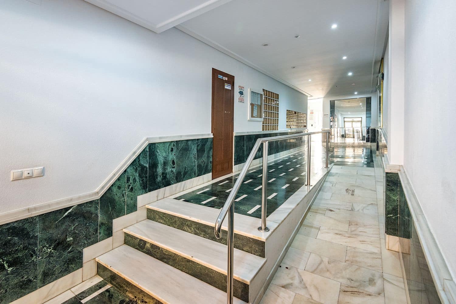 2 soveværelse Lejlighed til salg i Torrevieja med swimmingpool garage - € 134.900 (Ref: 9074657)