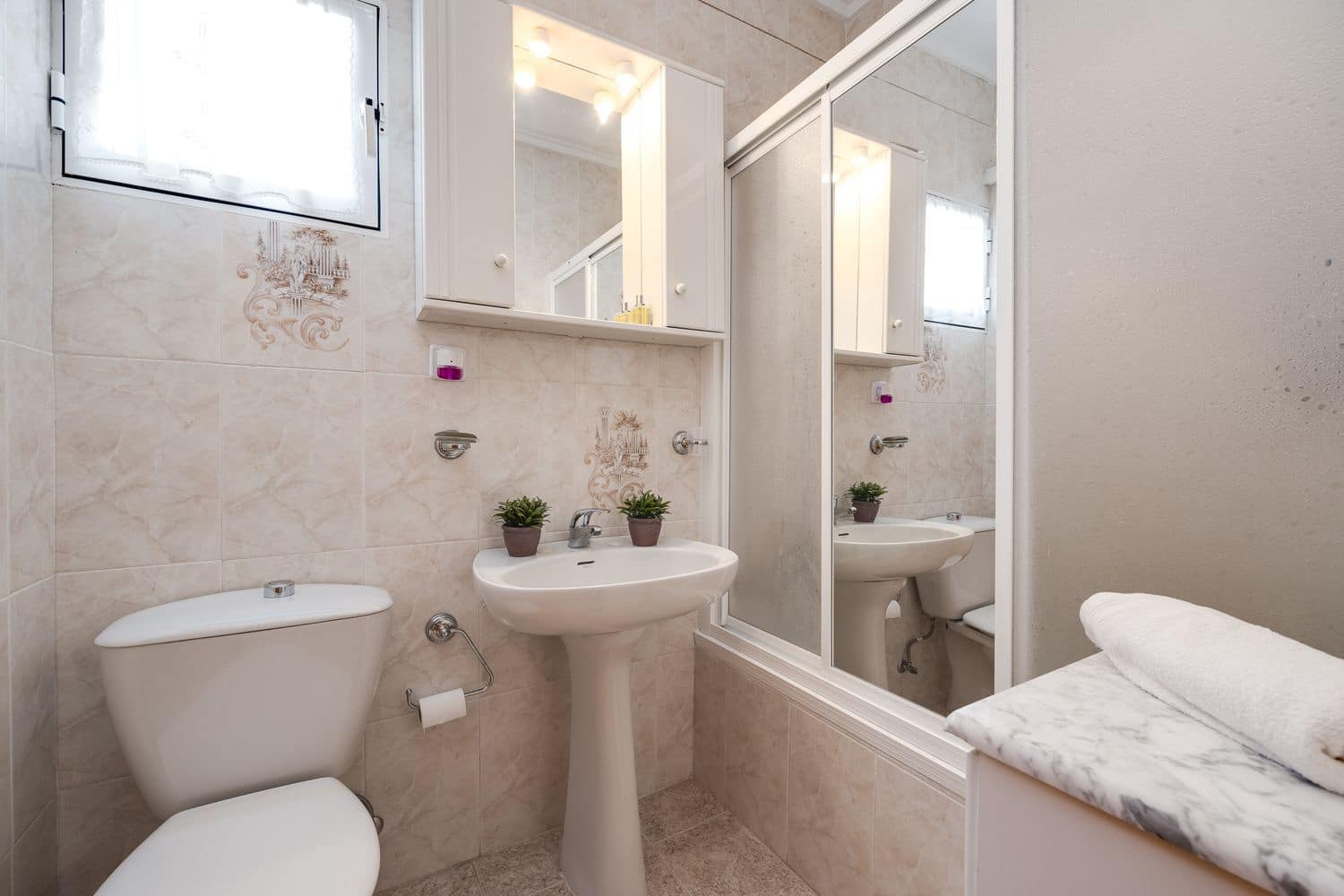 Casa de 2 habitaciones en Torrevieja en venta con garaje - 98.000 € (Ref: 9095915)