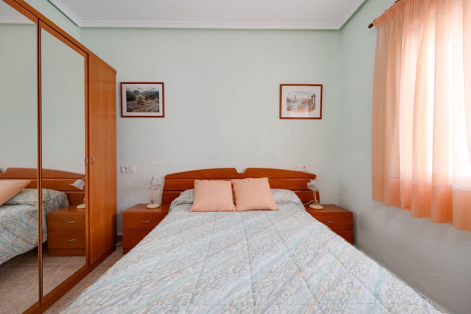 Casa de 2 habitaciones en Torrevieja en venta con garaje - 98.000 € (Ref: 9095915)