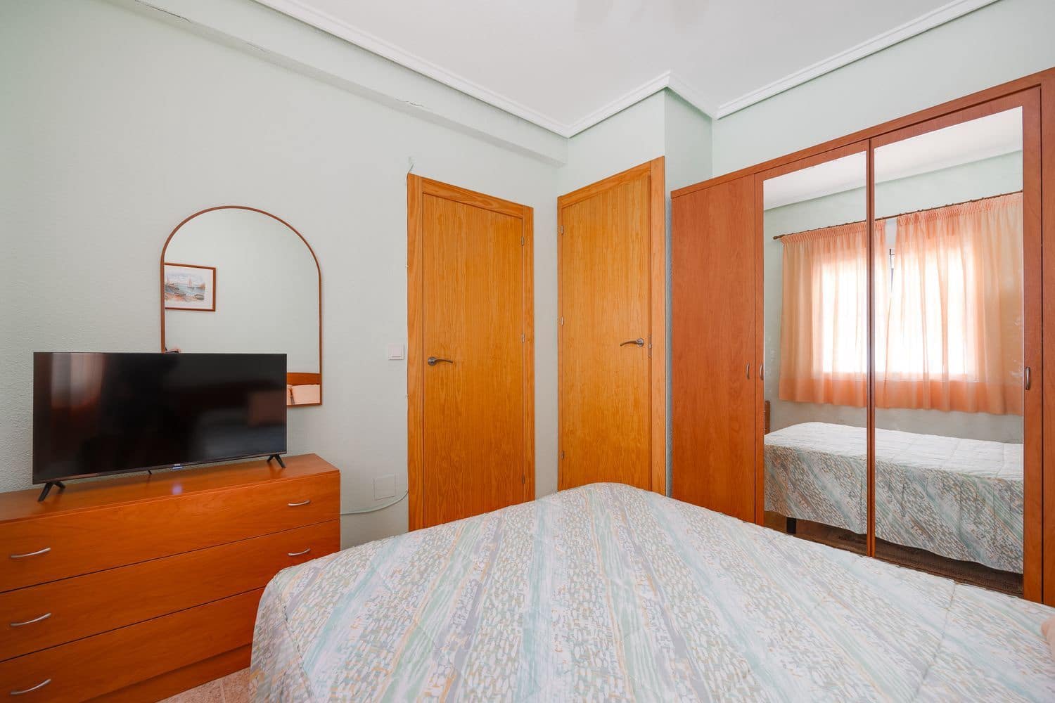 Casa de 2 habitaciones en Torrevieja en venta con garaje - 98.000 € (Ref: 9095915)