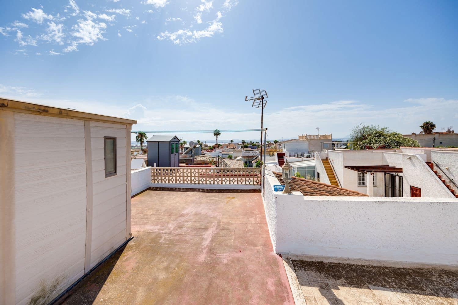 Casa de 2 habitaciones en Torrevieja en venta con garaje - 98.000 € (Ref: 9095915)