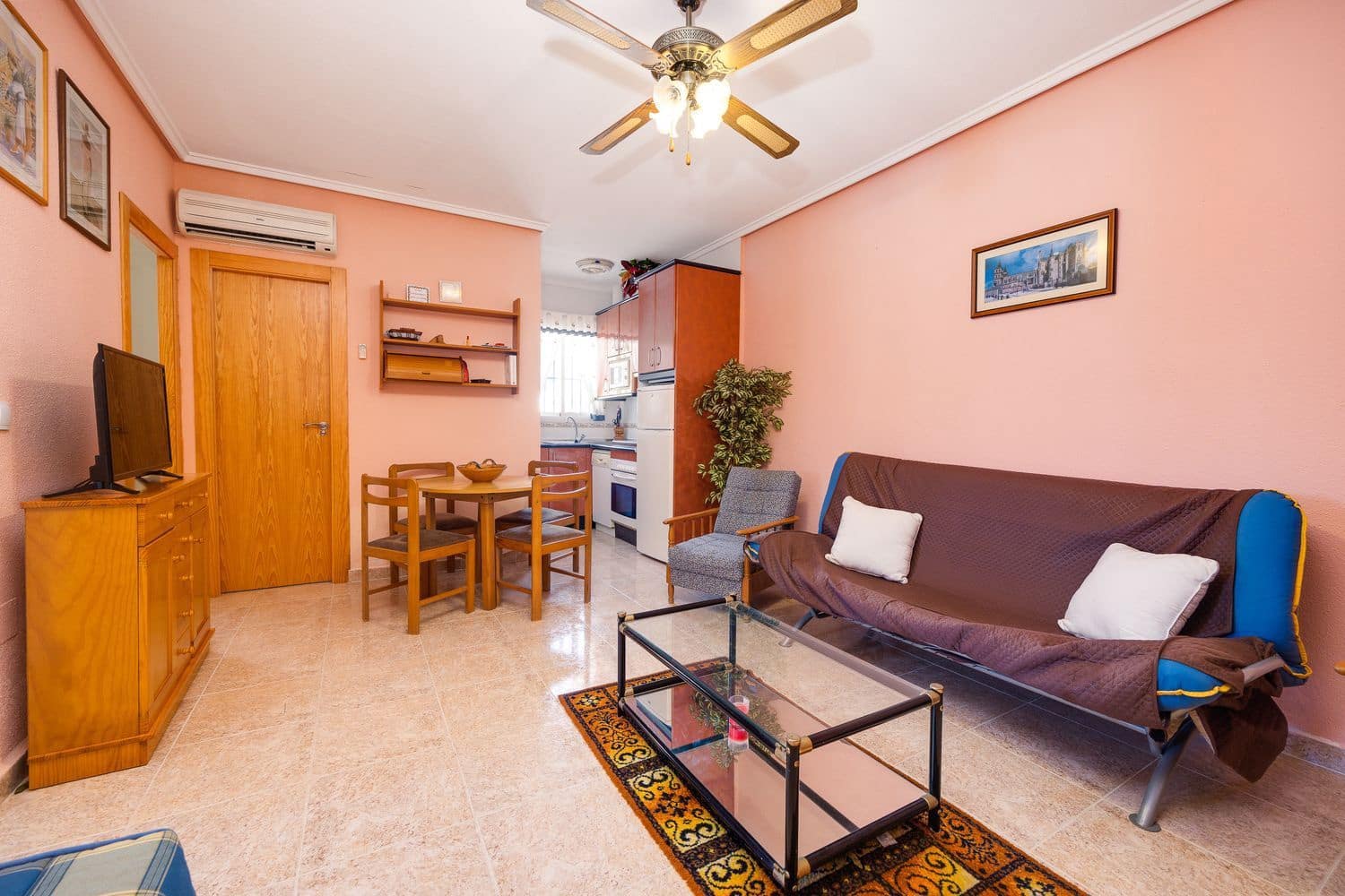 Casa de 2 habitaciones en Torrevieja en venta con garaje - 98.000 € (Ref: 9095915)