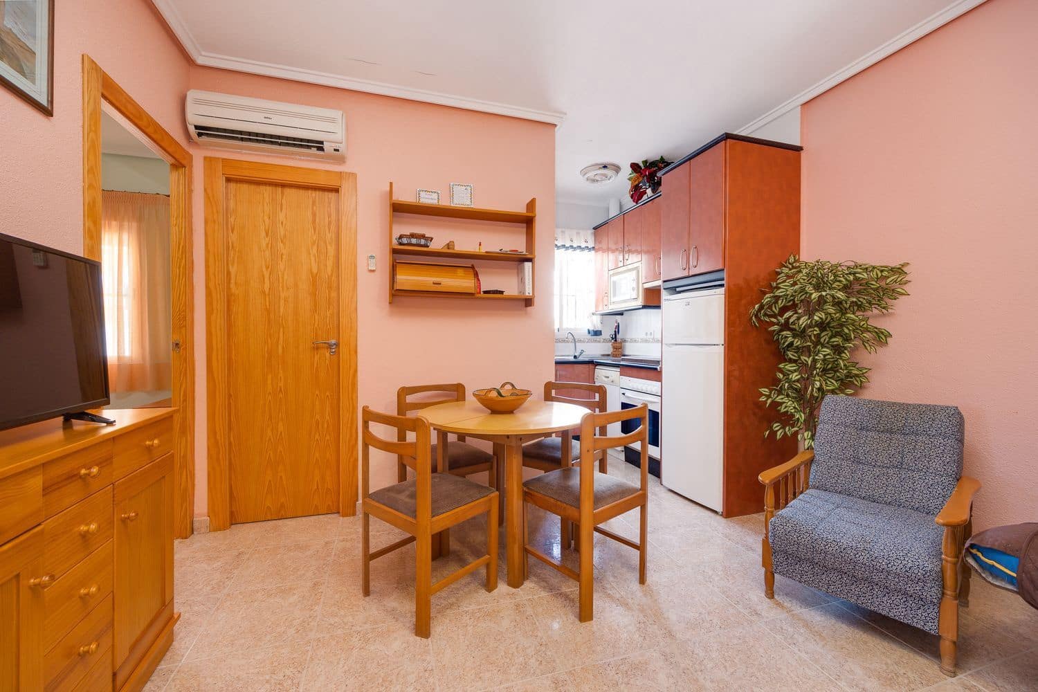 Casa de 2 habitaciones en Torrevieja en venta con garaje - 98.000 € (Ref: 9095915)