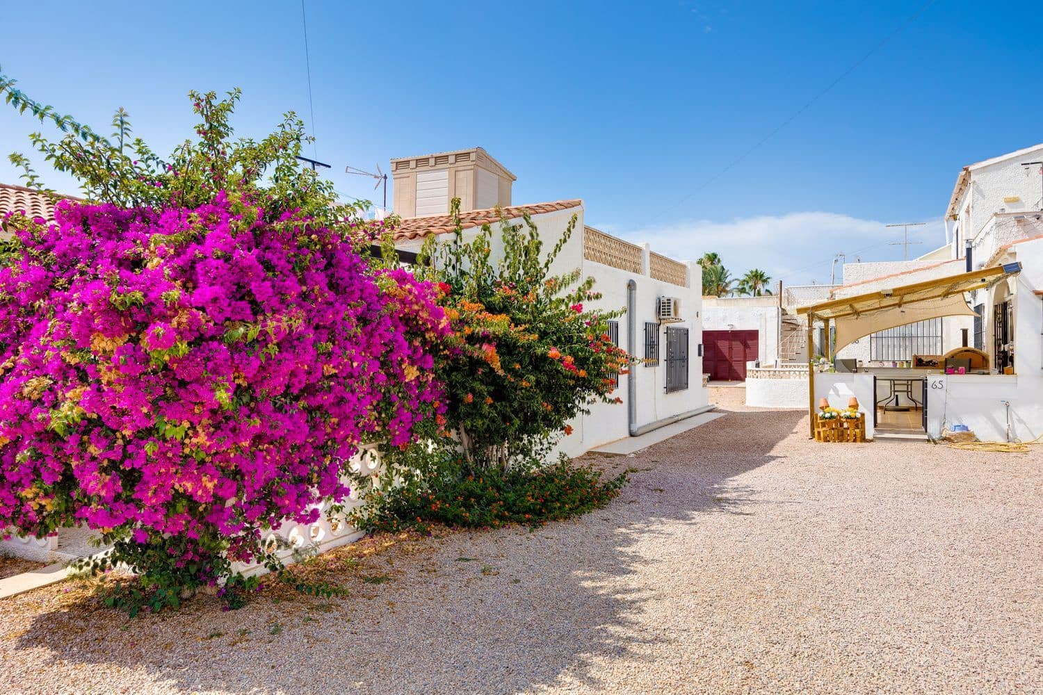 Casa de 2 habitaciones en Torrevieja en venta con garaje - 98.000 € (Ref: 9095915)